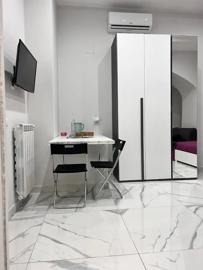 Apartment Diego Hause Duomo Naples Italy